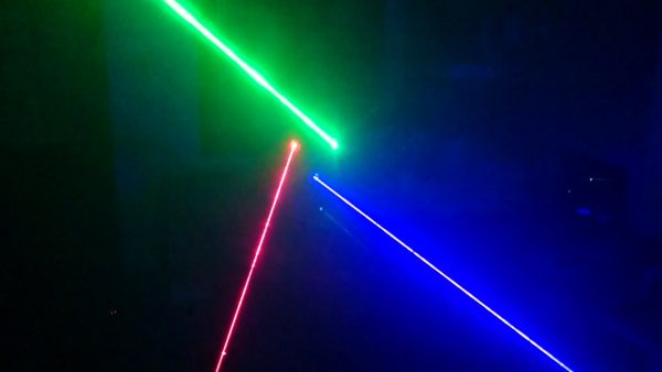 Tia sáng cực mạnh của Đèn laser trung tâm 3 cửa 3 màu RGB