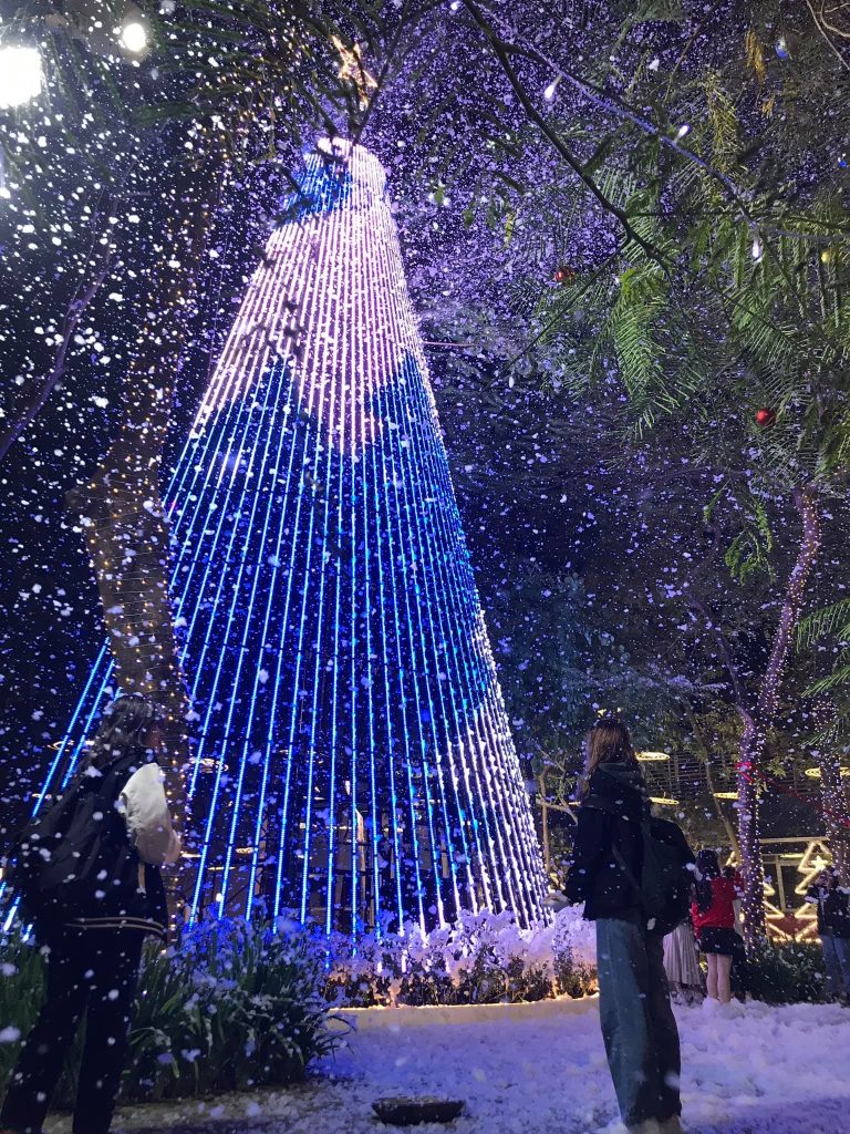 Hệ thống phun tuyết trang trí noel